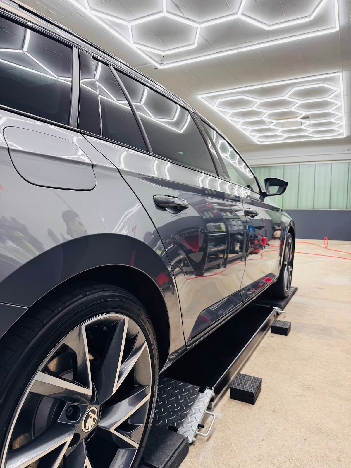 Peugeot 308 in der Werkstatt